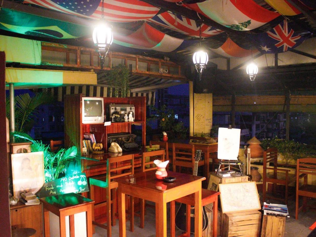 Yama Hotel&Rooftop Bar Rangoon Buitenkant foto